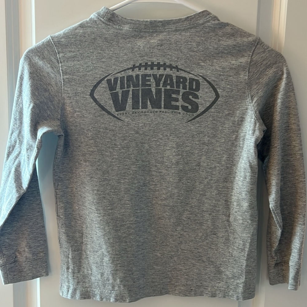 Vineyard Vines Boys 6 long sleeve tshirt. Grey.